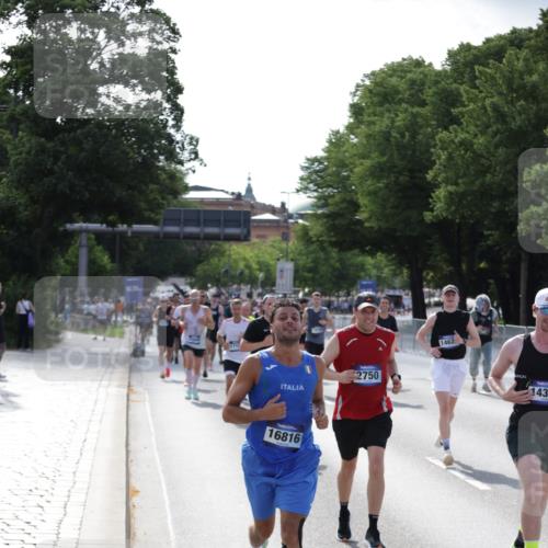 29.06.2025 - hella hamburg halbmarathon Jannik Wohlers http://msf.ph/oto/8210278 29.06.2025 09:49:02 Lombardsbrücke 2745, 2750, 2849, 2980, 3014, 3116, 4148, 4766, 5050, 5648, 5889, 6149, 6771, 7035, 7109, 11952, 12098, 13158, 14311, 14359, 14629, 14667, 14905, 15328, 15410, 15561, 15991, 16816, 17182, 17192, 17646, 17722, 18156, 18183, 18188, 18193, 18547 meine-sportfotos.de