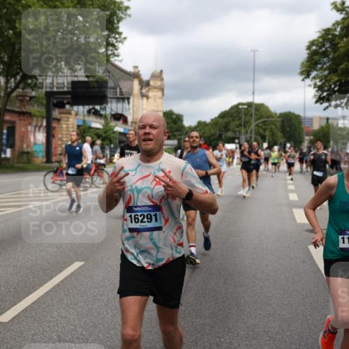29.06.2025 - hella hamburg halbmarathon Yannick Fuchs http://msf.ph/oto/8210286 29.06.2025 10:45:09 20KM 1366, 1461, 2411, 2540, 2880, 4077, 4816, 5018, 5336, 5600, 7134, 7369, 7943, 8117, 8205, 8261, 8508, 8989, 10057, 10215, 10508, 10603, 10691, 11214, 11422, 11512, 11733, 12016, 12778, 12949, 13073, 13808, 14125, 14458, 15480, 15720, 15871, 16285, 16291, 16907, 17129, 17823, 18006, 18182, 18413, 18489, 19007 meine-sportfotos.de