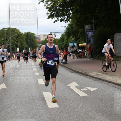 29.06.2025 - hella hamburg halbmarathon Yannick Fuchs http://msf.ph/oto/8210306 29.06.2025 10:32:23 20KM 1505, 2404, 3480, 3790, 5791, 7152, 7154, 9017, 9944, 10793, 10922, 11106, 11423, 12739, 12900, 13148, 13372, 13595, 13900, 15303, 15382, 15888, 16698, 17726, 18103, 18193, 18216, 18277, 18357, 18986 meine-sportfotos.de