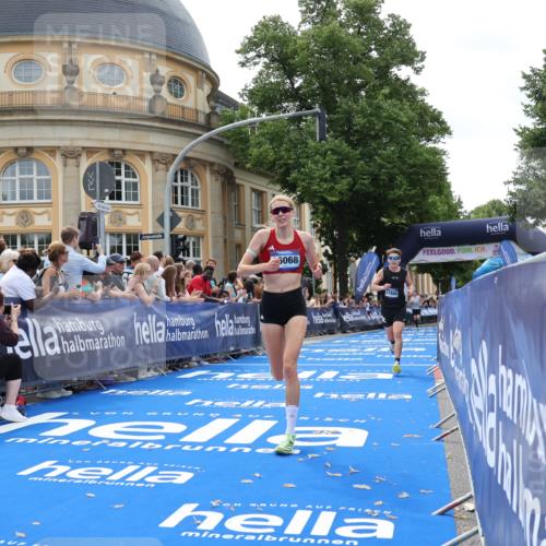 29.06.2025 - hella hamburg halbmarathon Strokosch-Dieckow http://msf.ph/oto/8210347 29.06.2025 10:22:05 Ziel 10650, 13751, 16068, 17886, 18693 meine-sportfotos.de