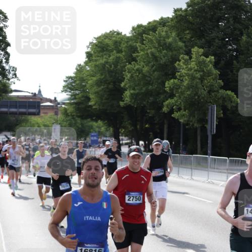 29.06.2025 - hella hamburg halbmarathon Jannik Wohlers http://msf.ph/oto/8210358 29.06.2025 09:49:03 Lombardsbrücke 2745, 2750, 2849, 2980, 3014, 3116, 4148, 4766, 5050, 5648, 6095, 6149, 6771, 7035, 7109, 11952, 12098, 13158, 14311, 14359, 14629, 14667, 14789, 15094, 15328, 15410, 15561, 15991, 16347, 16523, 16816, 16819, 17182, 17192, 17646, 17722, 18156, 18183, 18188, 18193, 18547 meine-sportfotos.de