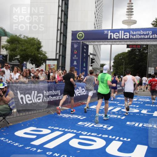 29.06.2025 - hella hamburg halbmarathon Michael Strokosch http://msf.ph/oto/8210408 29.06.2025 10:46:25 Ziel 1600, 2222, 2842, 3056, 6421, 6691, 7335, 8142, 9497, 11185, 11773, 12171, 12651, 13698, 14045, 14200, 14262, 16127, 18118, 18211, 18637 meine-sportfotos.de