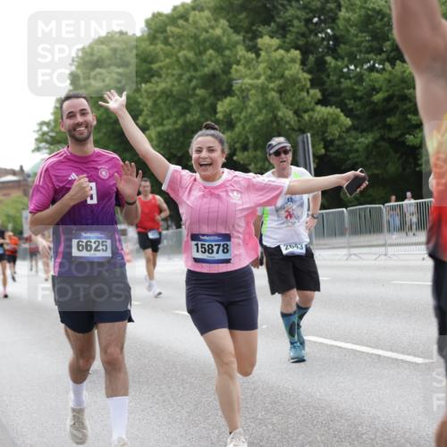 29.06.2025 - hella hamburg halbmarathon Jannik Wohlers http://msf.ph/oto/8210427 29.06.2025 10:26:23 Lombardsbrücke 1973, 2045, 2643, 4507, 4509, 6625, 7069, 8079, 9186, 11270, 11740, 12071, 15027, 15878, 16479, 16788, 17300, 17675, 18074, 18516, 18962, 18978 meine-sportfotos.de