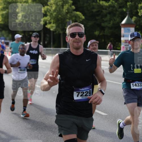 29.06.2025 - hella hamburg halbmarathon Jannik Wohlers http://msf.ph/oto/8210436 29.06.2025 09:49:11 Lombardsbrücke 1343, 1445, 2750, 2980, 3014, 3136, 3282, 4148, 4425, 4766, 6095, 7035, 7229, 8370, 8465, 9296, 9686, 9914, 10930, 13800, 14359, 14629, 14667, 14789, 15094, 15095, 15328, 15561, 15991, 16347, 16523, 16816, 16819, 17182, 17192, 17360, 17646, 18183, 18188, 18285, 18547 meine-sportfotos.de
