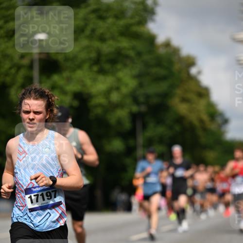 29.06.2025 - hella hamburg halbmarathon Dr. Thomas Lammeyer http://msf.ph/oto/8210587 29.06.2025 09:48:56 Kennedybrücke 57, 1686, 1707, 1990, 2689, 4129, 4679, 4698, 4749, 5187, 5550, 5826, 6358, 6878, 7186, 7481, 7723, 7880, 7965, 8190, 9634, 10017, 10484, 10876, 11120 meine-sportfotos.de