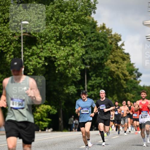29.06.2025 - hella hamburg halbmarathon Dr. Thomas Lammeyer http://msf.ph/oto/8210622 29.06.2025 09:48:57 Kennedybrücke 57, 1686, 1707, 1990, 2689, 4129, 4679, 4698, 4749, 5187, 5550, 6358, 6878, 7186, 7481, 7880, 7965, 8190, 9634, 10017, 10484, 10876, 11120 meine-sportfotos.de