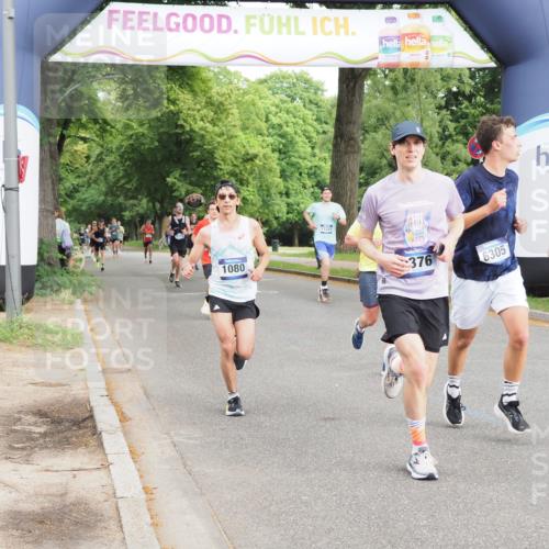 29.06.2025 - hella hamburg halbmarathon MichiJ http://msf.ph/oto/8210650 29.06.2025 10:23:01 Zwischen KM18-KM19 1053, 1080, 2243, 5193, 6305, 9376, 15902, 18906 meine-sportfotos.de