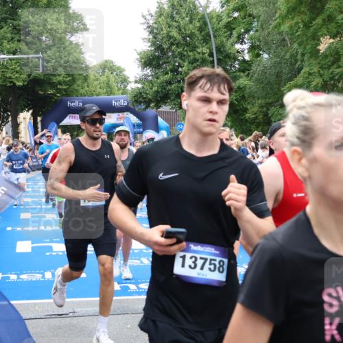 29.06.2025 - hella hamburg halbmarathon Zöllner http://msf.ph/oto/8210700 29.06.2025 10:50:11 Ziel 1119, 1216, 1507, 2020, 3296, 3562, 7176, 8313, 9031, 9303, 9965, 11607, 12203, 12235, 13282, 14257, 16403, 18228, 18657, 18658, 18884 meine-sportfotos.de