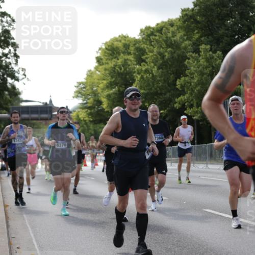 29.06.2025 - hella hamburg halbmarathon Jannik Wohlers http://msf.ph/oto/8210711 29.06.2025 09:49:16 Lombardsbrücke 1343, 1445, 1975, 2324, 2573, 2750, 2949, 3136, 3282, 4148, 4303, 4425, 6095, 7035, 7229, 8370, 8465, 9264, 9265, 9296, 9686, 9914, 10680, 10930, 12839, 13800, 14204, 14359, 14374, 14629, 14688, 14789, 15013, 15094, 15095, 15561, 16347, 16399, 16523, 16816, 16819, 17182, 17192, 17360, 17646, 18183, 18285, 18547, 18761 meine-sportfotos.de