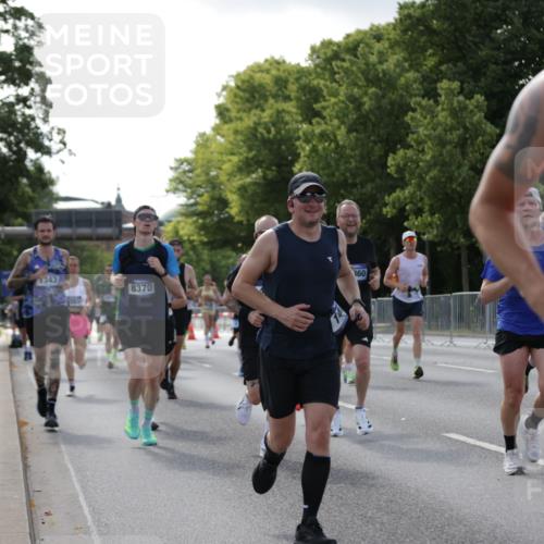 29.06.2025 - hella hamburg halbmarathon Jannik Wohlers http://msf.ph/oto/8210723 29.06.2025 09:49:16 Lombardsbrücke 1343, 1445, 1975, 2324, 2573, 2750, 2949, 3136, 3282, 4148, 4303, 4425, 6095, 7035, 7229, 8370, 8465, 9264, 9265, 9296, 9686, 9914, 10680, 10930, 12839, 13800, 14204, 14359, 14374, 14629, 14688, 14789, 15013, 15094, 15095, 15561, 16347, 16399, 16523, 16816, 16819, 17182, 17192, 17360, 17646, 18183, 18285, 18547, 18761 meine-sportfotos.de