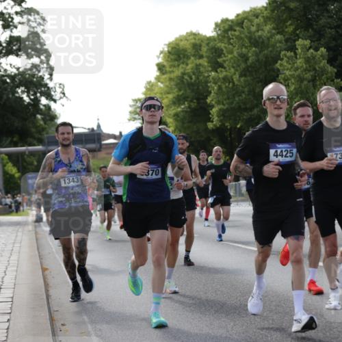 29.06.2025 - hella hamburg halbmarathon Jannik Wohlers http://msf.ph/oto/8210728 29.06.2025 09:49:17 Lombardsbrücke 1343, 1445, 1975, 2324, 2573, 2750, 2949, 3136, 3282, 4303, 4425, 6095, 7035, 7229, 8370, 8465, 9264, 9265, 9296, 9686, 9914, 10680, 10930, 11765, 12839, 13141, 13800, 14204, 14359, 14374, 14629, 14688, 14789, 15013, 15094, 15095, 15255, 15561, 16347, 16399, 16523, 16816, 16819, 17182, 17192, 17360, 17646, 18183, 18285, 18547, 18761 meine-sportfotos.de