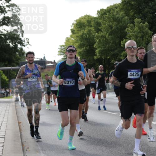 29.06.2025 - hella hamburg halbmarathon Jannik Wohlers http://msf.ph/oto/8210768 29.06.2025 09:49:17 Lombardsbrücke 1343, 1445, 1975, 2324, 2573, 2750, 2949, 3136, 3282, 4303, 4425, 6095, 7035, 7229, 8370, 8465, 9264, 9265, 9296, 9686, 9914, 10680, 10930, 11765, 12839, 13141, 13800, 14204, 14359, 14374, 14629, 14688, 14789, 15013, 15094, 15095, 15255, 15561, 16347, 16399, 16523, 16816, 16819, 17182, 17192, 17360, 17646, 18183, 18285, 18547, 18761 meine-sportfotos.de