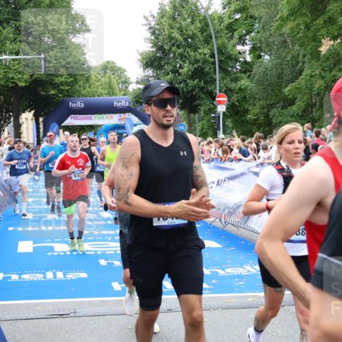 29.06.2025 - hella hamburg halbmarathon Zöllner http://msf.ph/oto/8210780 29.06.2025 10:50:11 Ziel 1119, 1216, 1507, 2020, 3296, 3562, 7176, 8313, 9031, 9303, 9965, 11607, 12203, 12235, 13282, 14257, 16403, 18228, 18657, 18658, 18884 meine-sportfotos.de