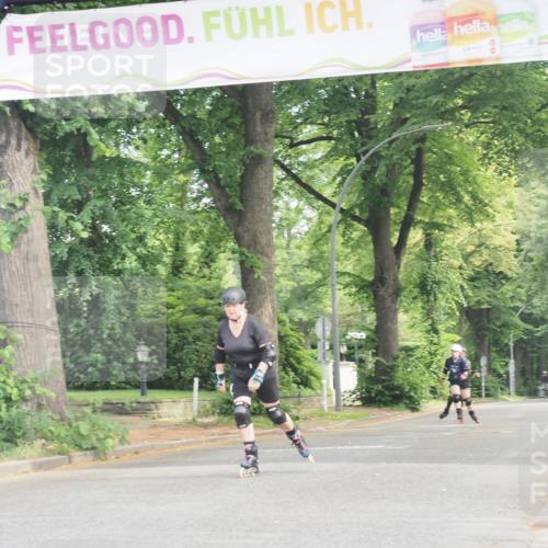 29.06.2025 - hella hamburg halbmarathon KatJ http://msf.ph/oto/8210783 29.06.2025 09:34:55 Zwischen KM18-KM19  meine-sportfotos.de