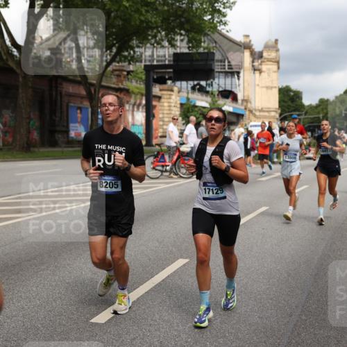 29.06.2025 - hella hamburg halbmarathon Yannick Fuchs http://msf.ph/oto/8210786 29.06.2025 10:45:12 20KM 1335, 1366, 2411, 2540, 2880, 4077, 4816, 5018, 5336, 5600, 5820, 7134, 7369, 7943, 8205, 8261, 8508, 8930, 8989, 10057, 10215, 10508, 10603, 10667, 10691, 11124, 11214, 11422, 11512, 11625, 11733, 12016, 12778, 12949, 13073, 13808, 14125, 14458, 15480, 15720, 15871, 16285, 16291, 16907, 17129, 17823, 18006, 18182, 18413, 19007, 19053 meine-sportfotos.de