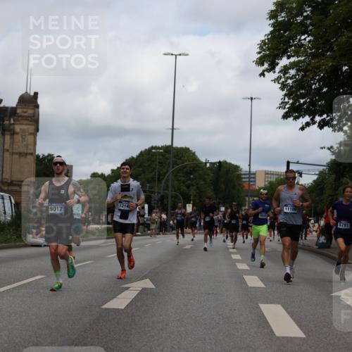 29.06.2025 - hella hamburg halbmarathon Yannick Fuchs http://msf.ph/oto/8210819 29.06.2025 10:32:25 20KM 1505, 2404, 3480, 3790, 5791, 7152, 7154, 7743, 9017, 9643, 9944, 10793, 10922, 11106, 11423, 12900, 13148, 13595, 13900, 15303, 15382, 15888, 16698, 17726, 18103, 18193, 18216, 18277 meine-sportfotos.de
