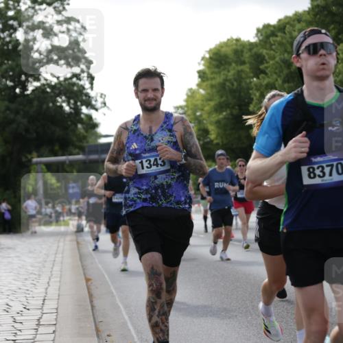 29.06.2025 - hella hamburg halbmarathon Jannik Wohlers http://msf.ph/oto/8210822 29.06.2025 09:49:18 Lombardsbrücke 1343, 1445, 1975, 2324, 2573, 2750, 2949, 3136, 3282, 3431, 4303, 4425, 6095, 7035, 7229, 7796, 8370, 8465, 9264, 9265, 9296, 9686, 9914, 10680, 10930, 11765, 12839, 13141, 13800, 14077, 14204, 14359, 14374, 14629, 14688, 14789, 15013, 15094, 15095, 15255, 16347, 16399, 16523, 16819, 17182, 17192, 17360, 17646, 18183, 18285, 18547, 18761, 18979 meine-sportfotos.de