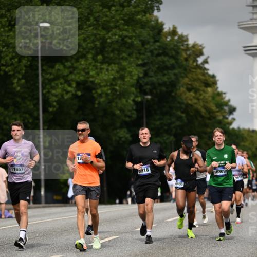 29.06.2025 - hella hamburg halbmarathon Dr. Thomas Lammeyer http://msf.ph/oto/8210882 29.06.2025 10:12:32 Kennedybrücke 1188, 1527, 2190, 2309, 4864, 5100, 5347, 6590, 6918, 7348, 7453, 9071, 9457, 9616, 9966 meine-sportfotos.de