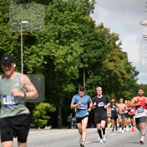 29.06.2025 - hella hamburg halbmarathon Dr. Thomas Lammeyer http://msf.ph/oto/8210898 29.06.2025 09:48:57 Kennedybrücke 57, 1686, 1707, 1990, 2689, 4129, 4679, 4698, 4749, 5187, 5550, 6358, 6878, 7186, 7481, 7880, 7965, 8190, 9634, 10017, 10484, 10876, 11120 meine-sportfotos.de