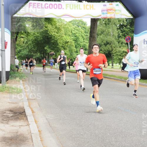 29.06.2025 - hella hamburg halbmarathon MichiJ http://msf.ph/oto/8210944 29.06.2025 10:23:03 Zwischen KM18-KM19 1053, 1080, 5193, 6305, 7534, 9376, 11227, 15902, 18906 meine-sportfotos.de