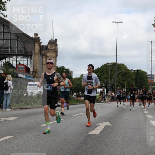 29.06.2025 - hella hamburg halbmarathon Yannick Fuchs http://msf.ph/oto/8210965 29.06.2025 10:32:25 20KM 1505, 2404, 3480, 3790, 5791, 7152, 7154, 7743, 9017, 9643, 9944, 10793, 10922, 11106, 11423, 12900, 13148, 13595, 13900, 15303, 15382, 15888, 16698, 17726, 18103, 18193, 18216, 18277 meine-sportfotos.de