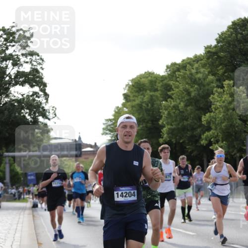 29.06.2025 - hella hamburg halbmarathon Jannik Wohlers http://msf.ph/oto/8211009 29.06.2025 09:49:21 Lombardsbrücke 1343, 1445, 1975, 2324, 2573, 2949, 3136, 3282, 3431, 4303, 4318, 4425, 4528, 6095, 7229, 7796, 8370, 8465, 9264, 9265, 9296, 9686, 9914, 10680, 10930, 11765, 12839, 13141, 13800, 14077, 14204, 14374, 14629, 14688, 14789, 15013, 15094, 15095, 15255, 16347, 16399, 16523, 16819, 17182, 17192, 17214, 17215, 17360, 17646, 18285, 18412, 18547, 18761, 18979, 19090 meine-sportfotos.de