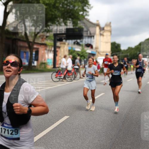 29.06.2025 - hella hamburg halbmarathon Yannick Fuchs http://msf.ph/oto/8211075 29.06.2025 10:45:13 20KM 1335, 1366, 2411, 2540, 2636, 2880, 2946, 4077, 4816, 5018, 5336, 5600, 5820, 7134, 7369, 7943, 8205, 8261, 8508, 8930, 8989, 9214, 9959, 10057, 10215, 10508, 10603, 10667, 10691, 11124, 11214, 11422, 11512, 11625, 11733, 12016, 12778, 12949, 13073, 13808, 14125, 14458, 15480, 15720, 15871, 16285, 16291, 16907, 17129, 17823, 18182, 18413, 19007, 19053 meine-sportfotos.de