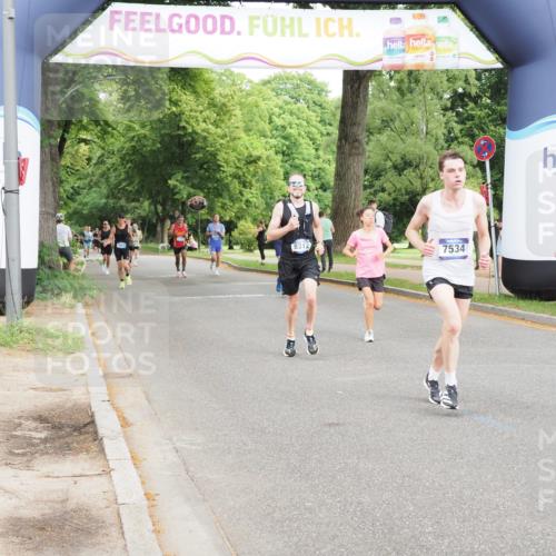 29.06.2025 - hella hamburg halbmarathon MichiJ http://msf.ph/oto/8211090 29.06.2025 10:23:04 Zwischen KM18-KM19 1080, 5193, 6305, 7534, 8312, 9376, 11227, 15902, 18906 meine-sportfotos.de