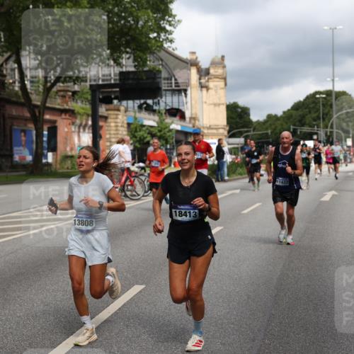 29.06.2025 - hella hamburg halbmarathon Yannick Fuchs http://msf.ph/oto/8211111 29.06.2025 10:45:13 20KM 1335, 1366, 2411, 2540, 2636, 2880, 2946, 4077, 4816, 5018, 5336, 5600, 5820, 7134, 7369, 7943, 8205, 8261, 8508, 8930, 8989, 9214, 9959, 10057, 10215, 10508, 10603, 10667, 10691, 11124, 11214, 11422, 11512, 11625, 11733, 12016, 12778, 12949, 13073, 13808, 14125, 14458, 15480, 15720, 15871, 16285, 16291, 16907, 17129, 17823, 18182, 18413, 19007, 19053 meine-sportfotos.de