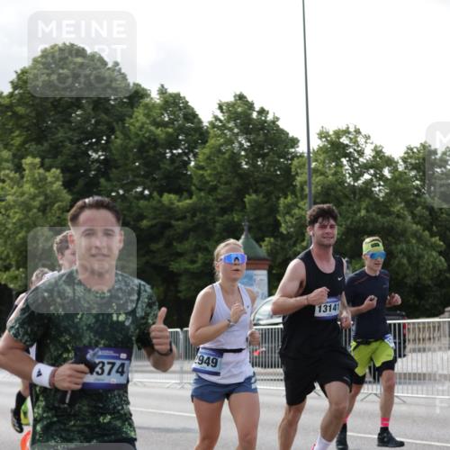 29.06.2025 - hella hamburg halbmarathon Jannik Wohlers http://msf.ph/oto/8211124 29.06.2025 09:49:23 Lombardsbrücke 1343, 1445, 1975, 2324, 2573, 2949, 3136, 3282, 3431, 4303, 4318, 4425, 4528, 6095, 7229, 7796, 8370, 8465, 9264, 9265, 9296, 9686, 9914, 10680, 10930, 11765, 12839, 13141, 13800, 14077, 14204, 14374, 14688, 14789, 15013, 15094, 15095, 15255, 16347, 16399, 16523, 16819, 17192, 17214, 17215, 17360, 17646, 18149, 18285, 18412, 18547, 18734, 18761, 18979, 19090 meine-sportfotos.de