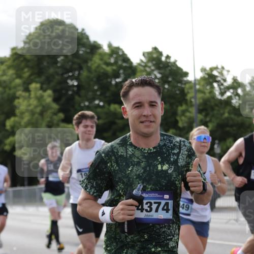 29.06.2025 - hella hamburg halbmarathon Jannik Wohlers http://msf.ph/oto/8211150 29.06.2025 09:49:23 Lombardsbrücke 1343, 1445, 1975, 2324, 2573, 2949, 3136, 3282, 3431, 4303, 4318, 4425, 4528, 6095, 7229, 7796, 8370, 8465, 9264, 9265, 9296, 9686, 9914, 10680, 10930, 11765, 12839, 13141, 13800, 14077, 14204, 14374, 14688, 14789, 15013, 15094, 15095, 15255, 16347, 16399, 16523, 16819, 17192, 17214, 17215, 17360, 17646, 18149, 18285, 18412, 18547, 18734, 18761, 18979, 19090 meine-sportfotos.de