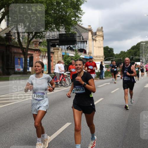 29.06.2025 - hella hamburg halbmarathon Yannick Fuchs http://msf.ph/oto/8211163 29.06.2025 10:45:14 20KM 1335, 1366, 2411, 2540, 2636, 2823, 2880, 2946, 4816, 5018, 5336, 5600, 5820, 7134, 7224, 7369, 7943, 8205, 8261, 8508, 8930, 8989, 9214, 9959, 10057, 10215, 10508, 10603, 10667, 10691, 11124, 11214, 11422, 11512, 11625, 11733, 12016, 12778, 12949, 13073, 13808, 14125, 14458, 15480, 15720, 15871, 16285, 16291, 16907, 17129, 17823, 18182, 18413, 18820, 19007, 19053 meine-sportfotos.de