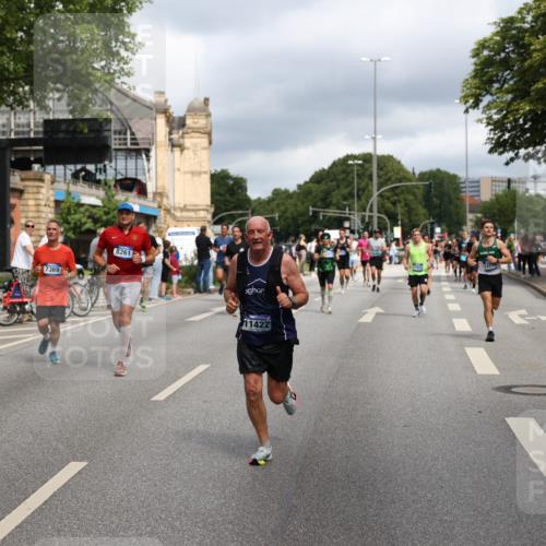 29.06.2025 - hella hamburg halbmarathon Yannick Fuchs http://msf.ph/oto/8211246 29.06.2025 10:45:14 20KM 1335, 1366, 2411, 2540, 2636, 2823, 2880, 2946, 4816, 5018, 5336, 5600, 5820, 7134, 7224, 7369, 7943, 8205, 8261, 8508, 8930, 8989, 9214, 9959, 10057, 10215, 10508, 10603, 10667, 10691, 11124, 11214, 11422, 11512, 11625, 11733, 12016, 12778, 12949, 13073, 13808, 14125, 14458, 15480, 15720, 15871, 16285, 16291, 16907, 17129, 17823, 18182, 18413, 18820, 19007, 19053 meine-sportfotos.de