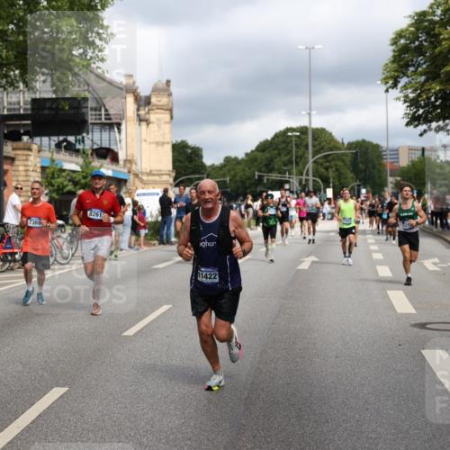 29.06.2025 - hella hamburg halbmarathon Yannick Fuchs http://msf.ph/oto/8211250 29.06.2025 10:45:14 20KM 1335, 1366, 2411, 2540, 2636, 2823, 2880, 2946, 4816, 5018, 5336, 5600, 5820, 7134, 7224, 7369, 7943, 8205, 8261, 8508, 8930, 8989, 9214, 9959, 10057, 10215, 10508, 10603, 10667, 10691, 11124, 11214, 11422, 11512, 11625, 11733, 12016, 12778, 12949, 13073, 13808, 14125, 14458, 15480, 15720, 15871, 16285, 16291, 16907, 17129, 17823, 18182, 18413, 18820, 19007, 19053 meine-sportfotos.de