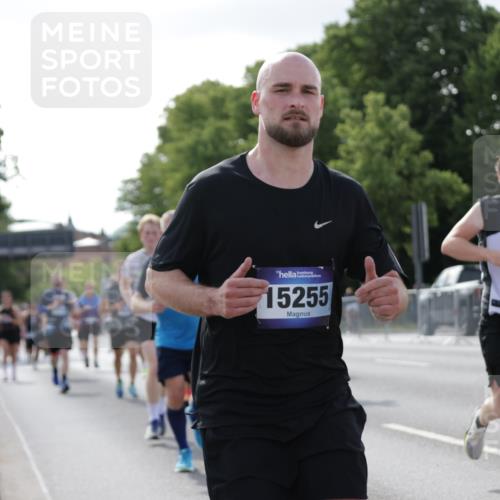 29.06.2025 - hella hamburg halbmarathon Jannik Wohlers http://msf.ph/oto/8211284 29.06.2025 09:49:25 Lombardsbrücke 1343, 1445, 1800, 1975, 2324, 2573, 2949, 3136, 3282, 3431, 4303, 4318, 4425, 4528, 6123, 7229, 7796, 8370, 8465, 8925, 9264, 9265, 9296, 9686, 9914, 10680, 10930, 11765, 12327, 12839, 13141, 13457, 13800, 14077, 14204, 14374, 14688, 15013, 15095, 15255, 16399, 17177, 17214, 17215, 17360, 18149, 18285, 18412, 18734, 18761, 18979, 19090 meine-sportfotos.de