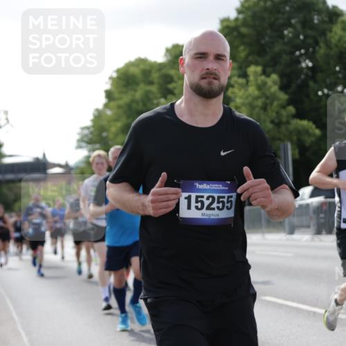 29.06.2025 - hella hamburg halbmarathon Jannik Wohlers http://msf.ph/oto/8211293 29.06.2025 09:49:25 Lombardsbrücke 1343, 1445, 1800, 1975, 2324, 2573, 2949, 3136, 3282, 3431, 4303, 4318, 4425, 4528, 6123, 7229, 7796, 8370, 8465, 8925, 9264, 9265, 9296, 9686, 9914, 10680, 10930, 11765, 12327, 12839, 13141, 13457, 13800, 14077, 14204, 14374, 14688, 15013, 15095, 15255, 16399, 17177, 17214, 17215, 17360, 18149, 18285, 18412, 18734, 18761, 18979, 19090 meine-sportfotos.de