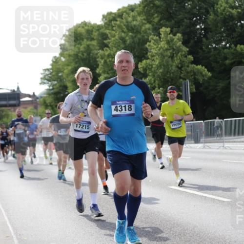 29.06.2025 - hella hamburg halbmarathon Jannik Wohlers http://msf.ph/oto/8211411 29.06.2025 09:49:26 Lombardsbrücke 1343, 1445, 1800, 1975, 2324, 2573, 2949, 3136, 3282, 3431, 4303, 4318, 4425, 4528, 6123, 7796, 8370, 8465, 8925, 9264, 9265, 9296, 9686, 10680, 10930, 11765, 12327, 12839, 13141, 13457, 13800, 14077, 14204, 14374, 14688, 15013, 15095, 15255, 16399, 17177, 17214, 17215, 17360, 18149, 18173, 18285, 18412, 18734, 18761, 18979, 19090 meine-sportfotos.de