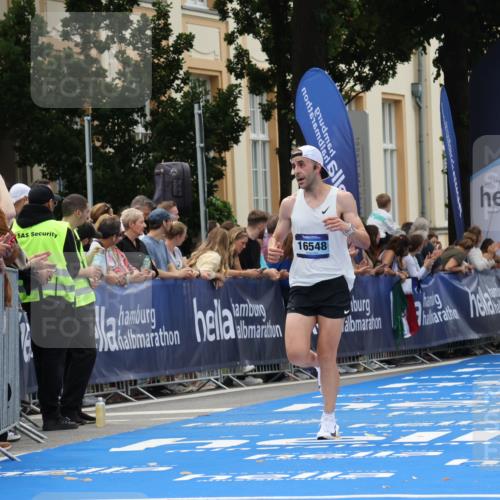 29.06.2025 - hella hamburg halbmarathon Strokosch-Dieckow http://msf.ph/oto/8211463 29.06.2025 10:22:51 Ziel 11624, 16548, 18328 meine-sportfotos.de
