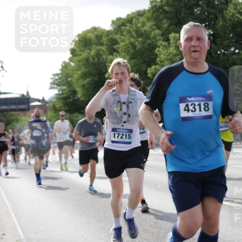 29.06.2025 - hella hamburg halbmarathon Jannik Wohlers http://msf.ph/oto/8211481 29.06.2025 09:49:26 Lombardsbrücke 1343, 1445, 1800, 1975, 2324, 2573, 2949, 3136, 3282, 3431, 4303, 4318, 4425, 4528, 6123, 7796, 8370, 8465, 8925, 9264, 9265, 9296, 9686, 10680, 10930, 11765, 12327, 12839, 13141, 13457, 13800, 14077, 14204, 14374, 14688, 15013, 15095, 15255, 16399, 17177, 17214, 17215, 17360, 18149, 18173, 18285, 18412, 18734, 18761, 18979, 19090 meine-sportfotos.de