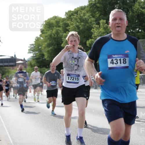 29.06.2025 - hella hamburg halbmarathon Jannik Wohlers http://msf.ph/oto/8211488 29.06.2025 09:49:26 Lombardsbrücke 1343, 1445, 1800, 1975, 2324, 2573, 2949, 3136, 3282, 3431, 4303, 4318, 4425, 4528, 6123, 7796, 8370, 8465, 8925, 9264, 9265, 9296, 9686, 10680, 10930, 11765, 12327, 12839, 13141, 13457, 13800, 14077, 14204, 14374, 14688, 15013, 15095, 15255, 16399, 17177, 17214, 17215, 17360, 18149, 18173, 18285, 18412, 18734, 18761, 18979, 19090 meine-sportfotos.de