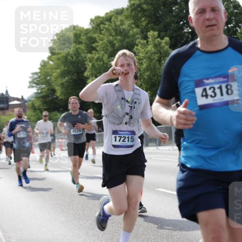 29.06.2025 - hella hamburg halbmarathon Jannik Wohlers http://msf.ph/oto/8211546 29.06.2025 09:49:27 Lombardsbrücke 1343, 1445, 1800, 1975, 2324, 2573, 2949, 3282, 3431, 3530, 4303, 4318, 4425, 4528, 6123, 7796, 8370, 8465, 8925, 9264, 9265, 9296, 9686, 10680, 10930, 11765, 12327, 12839, 13141, 13457, 13800, 14077, 14204, 14374, 14688, 15013, 15095, 15255, 16399, 17177, 17214, 17215, 17360, 18149, 18173, 18285, 18412, 18529, 18734, 18761, 18979, 19090 meine-sportfotos.de