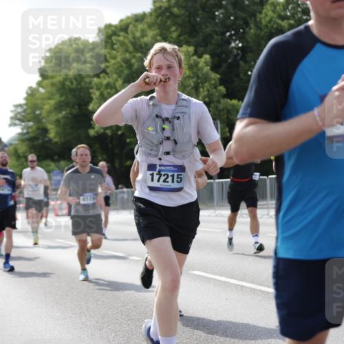 29.06.2025 - hella hamburg halbmarathon Jannik Wohlers http://msf.ph/oto/8211580 29.06.2025 09:49:27 Lombardsbrücke 1343, 1445, 1800, 1975, 2324, 2573, 2949, 3282, 3431, 3530, 4303, 4318, 4425, 4528, 6123, 7796, 8370, 8465, 8925, 9264, 9265, 9296, 9686, 10680, 10930, 11765, 12327, 12839, 13141, 13457, 13800, 14077, 14204, 14374, 14688, 15013, 15095, 15255, 16399, 17177, 17214, 17215, 17360, 18149, 18173, 18285, 18412, 18529, 18734, 18761, 18979, 19090 meine-sportfotos.de