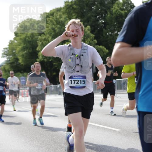 29.06.2025 - hella hamburg halbmarathon Jannik Wohlers http://msf.ph/oto/8211593 29.06.2025 09:49:27 Lombardsbrücke 1343, 1445, 1800, 1975, 2324, 2573, 2949, 3282, 3431, 3530, 4303, 4318, 4425, 4528, 6123, 7796, 8370, 8465, 8925, 9264, 9265, 9296, 9686, 10680, 10930, 11765, 12327, 12839, 13141, 13457, 13800, 14077, 14204, 14374, 14688, 15013, 15095, 15255, 16399, 17177, 17214, 17215, 17360, 18149, 18173, 18285, 18412, 18529, 18734, 18761, 18979, 19090 meine-sportfotos.de