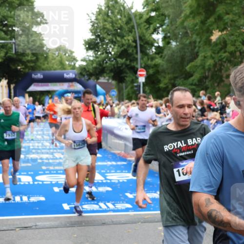 29.06.2025 - hella hamburg halbmarathon Zöllner http://msf.ph/oto/8211647 29.06.2025 10:50:22 Ziel 4247, 4933, 7930, 7932, 8899, 8921, 12949, 13609, 13690, 14034, 15620, 16000, 16242, 18499, 18811, 19040 meine-sportfotos.de