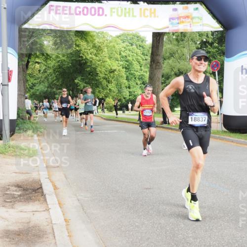29.06.2025 - hella hamburg halbmarathon MichiJ http://msf.ph/oto/8211671 29.06.2025 10:23:09 Zwischen KM18-KM19 1080, 7534, 7901, 8312, 11227, 16243, 17751, 18837, 18906 meine-sportfotos.de