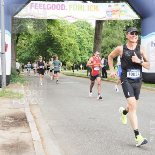 29.06.2025 - hella hamburg halbmarathon MichiJ http://msf.ph/oto/8211701 29.06.2025 10:23:10 Zwischen KM18-KM19 7534, 7901, 8312, 11227, 16243, 17751, 18837 meine-sportfotos.de