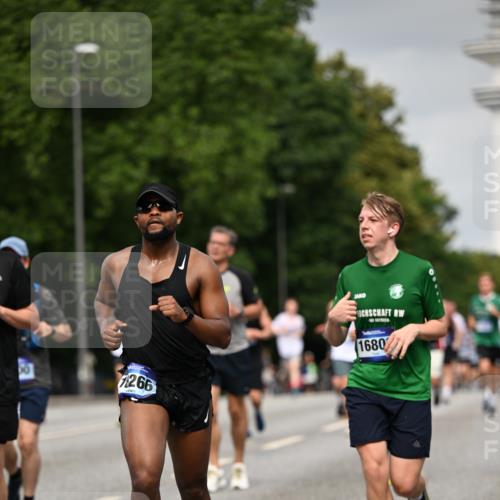 29.06.2025 - hella hamburg halbmarathon Dr. Thomas Lammeyer http://msf.ph/oto/8211732 29.06.2025 10:12:36 Kennedybrücke 1147, 1188, 1527, 2190, 2309, 2978, 4864, 5100, 5885, 6590, 6918, 7348, 7453, 9071, 9457, 9616, 9718, 9966 meine-sportfotos.de
