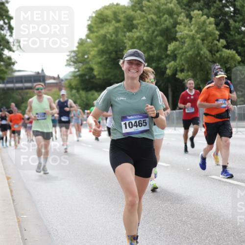 29.06.2025 - hella hamburg halbmarathon Jannik Wohlers http://msf.ph/oto/8211745 29.06.2025 10:26:34 Lombardsbrücke 1530, 1793, 1973, 2045, 2306, 4358, 5494, 5495, 5707, 6625, 6637, 7069, 8056, 9349, 10465, 11110, 11740, 12071, 13462, 14020, 14021, 15108, 15878, 16479, 17049, 17445, 18962, 18976, 18978 meine-sportfotos.de