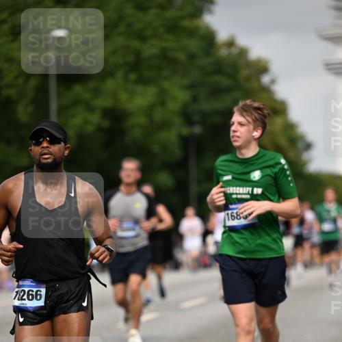 29.06.2025 - hella hamburg halbmarathon Dr. Thomas Lammeyer http://msf.ph/oto/8211774 29.06.2025 10:12:37 Kennedybrücke 1147, 1188, 1527, 2190, 2309, 2978, 5100, 5885, 6590, 6674, 6918, 7348, 7453, 9071, 9457, 9616, 9718, 9966, 10857 meine-sportfotos.de