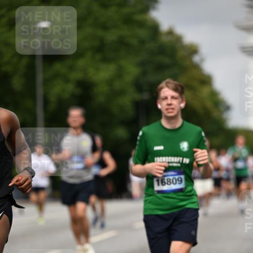 29.06.2025 - hella hamburg halbmarathon Dr. Thomas Lammeyer http://msf.ph/oto/8211818 29.06.2025 10:12:37 Kennedybrücke 1147, 1188, 1527, 2190, 2309, 2978, 5100, 5885, 6590, 6674, 6918, 7348, 7453, 9071, 9457, 9616, 9718, 9966, 10857 meine-sportfotos.de